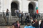 Опразват Съдебната палата в София, всички излизат отвътре.