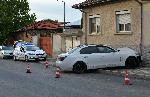 Автомобил БМВ се заби в стена, заобикаляйки проверка на КАТ