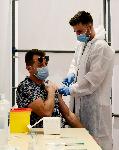 Отвориха „зелени коридори” за ваксиниране в моловете