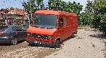 Бус пропадна в дупка при пороен дъжд в Харманли