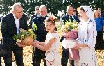 Президентът Румен Радев участва в ритуал по зажънване на пшеницата в село Професор Иширково