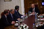 Президентът започна консултации с представители на парламентарната група на „Демократична България“