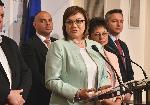 СОФИЯ - Неосъществена среща между Христо Иванов и Корнелия Нинова