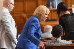 Парламентът с извънредно заседание