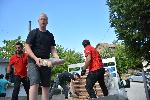 Белово - доброволци доставят еко брикети на нуждаещи се
