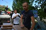 Белово - доброволци доставят еко брикети на нуждаещи се