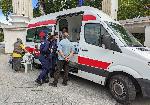Варна - Протестиращи затвориха ваксинационен пункт