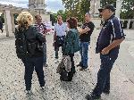Варна - Протестиращи затвориха ваксинационен пункт