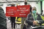 София - Грийнпийс акция по време на конференцията "Зеленият преход - решения и предизвикателства за България"