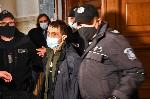 Съдът остави в ареста мъжа, стрелял по жена си във фризьорски салон в София