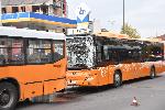 Два автобуса се сблъскаха в София, две деца и възрастен пострадаха