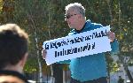 Антиваксъри протестират пред НДК срещу ваксинацията