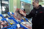 Ватос и скат на рибния пазар в Бургас