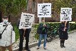 Граждани протестират срещу депото за отпадъци във Враждебна