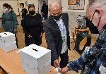 София - Избори 2 в 1 - Ахмед Доган гласува
