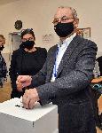 София - Избори 2 в 1 - Ахмед Доган гласува