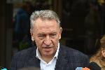 Стойчо Кацаров с брифинг пред Министерство на здравеопазването