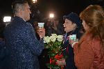 Майката на президента Румен Радев тази вечер приемаше поздравления в село Славяново