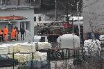 Преместиха изгорелия автобус в бившо военно поделение