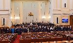 С непълна обща снимка и селфита приключи първия работен ден на новото Народно събрание