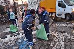 София - Парламент - Почистване на снега с чували
