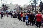 Стотици бургазлии се наредиха на опашка за безплатен рибен курбан