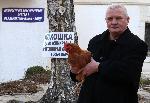 Варна - Росен Марков подарява кокошката Ковидка