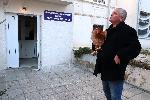 Варна - Росен Марков подарява кокошката Ковидка