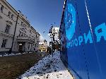 София - мобилни лаборатории пред сградите на НС