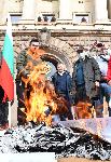 От ВМРО запалиха сметки за ток, парно, горива пред Министерски съвет