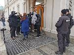 Майките от ''Системата ни убива' ' се опитват да влязат в Парламента