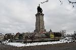 София - Чистят паметника на Съветската армия
