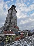 София - Чистят паметника на Съветската армия