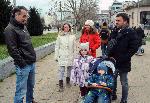 Риалити звездата Андрей Едрев приюти в апартамента си украинско семейство с три деца
