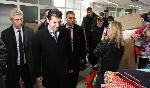 Премиерът Кирил Петков посети бежанския център във Варна