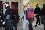 Бургаският съд гледа мярката на обнинени за каналджийство на 24 мигранти