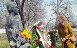 Бургас - цветя за рождения ден на Христо Фотев