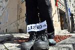 Полицаи и надзиратели с протестна разпродажба в София
