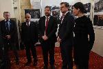 Дмитро Кулеба присъства на откриването на изложба в парламента
