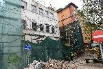 София - фасада на сграда се срути върху улица