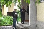 София - Квартал Люлин - Барикадирал се в апартамент мъж