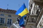 От Възраждане свалиха знамето на Украйна, Столична община го постави отново