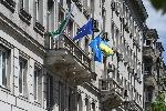 София - Поставиха отново знамето на Украйна