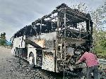 Автобус, превозващ украински бежанци, изгоря край Варна, няма пострадали