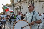 София - Парламент - Вот на недоверие - Симпатизанти на ГЕРБ, ДПС, ИТН и Възраждане празнуват успеха на вота