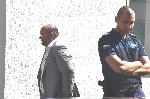 София - Полиция пред дома на шофьора, причинил смъртта на две момичета