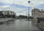 Авария на водопровод наводни кръстовището зад НДК