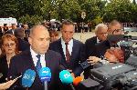 БУРГАС - Поклонение пред телата на загиналите полицаи Йордан Илиев и Атанас Градев