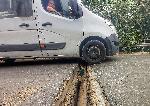 Изоставено съоръжение под Аспарухов мост вън Варна създава неприятни затруднение на пътя
