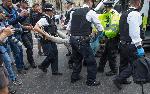 Протести и арести при обявяването на новия лидер на консерваторите